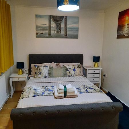 Lovely 2-Bed House In The Heart Of Woodhouse Leeds Leeds  Bagian luar foto