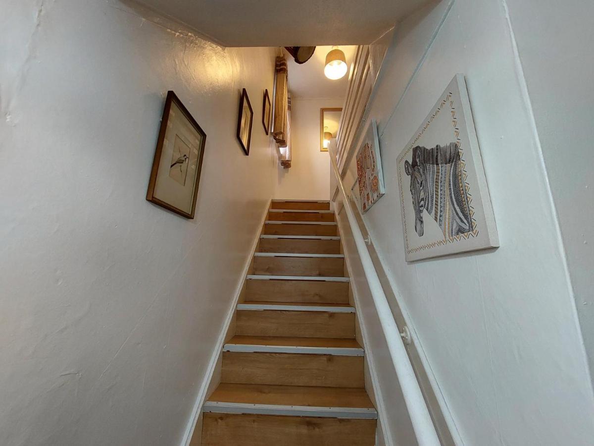 Lovely 2-Bed House In The Heart Of Woodhouse Leeds Leeds  Bagian luar foto