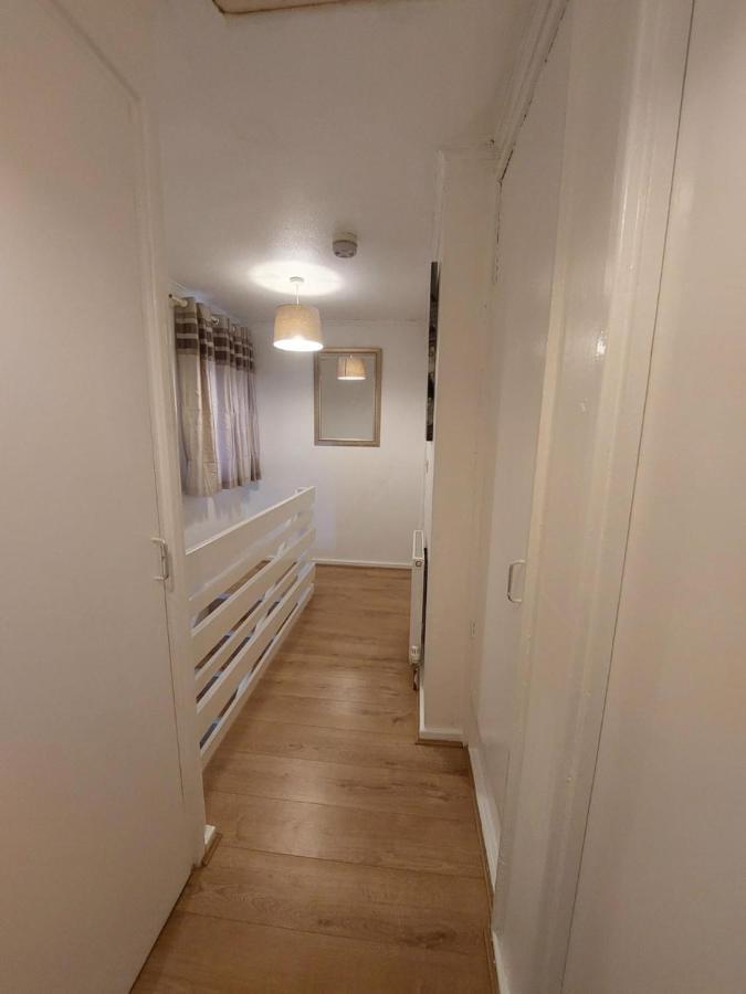 Lovely 2-Bed House In The Heart Of Woodhouse Leeds Leeds  Bagian luar foto