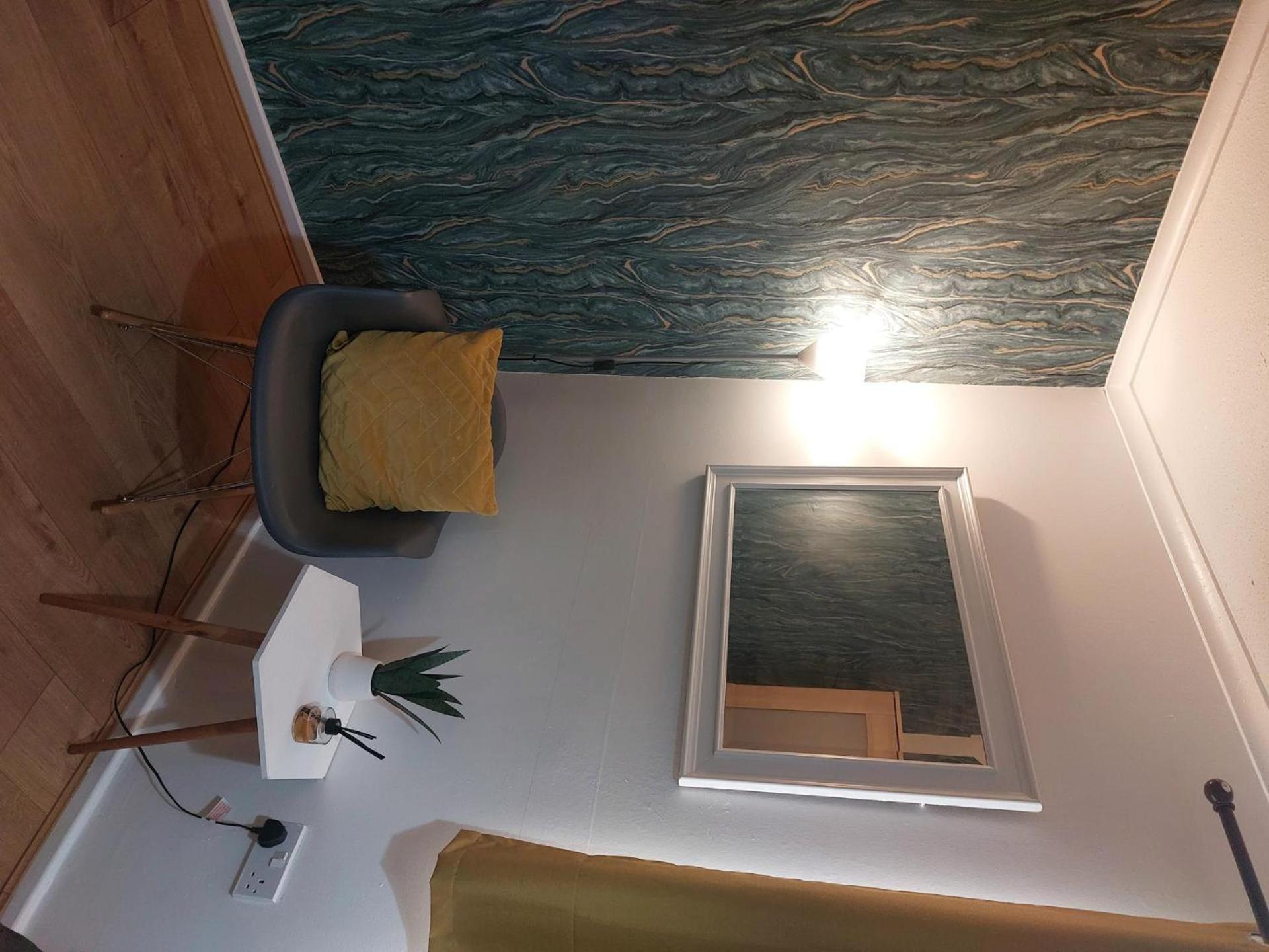 Lovely 2-Bed House In The Heart Of Woodhouse Leeds Leeds  Bagian luar foto