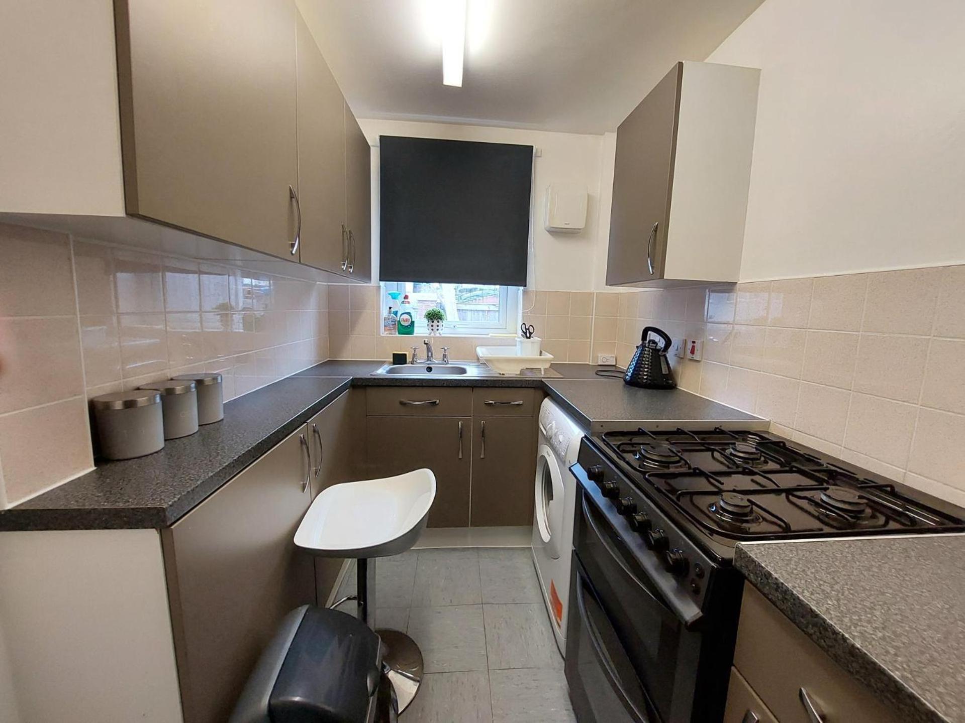 Lovely 2-Bed House In The Heart Of Woodhouse Leeds Leeds  Bagian luar foto