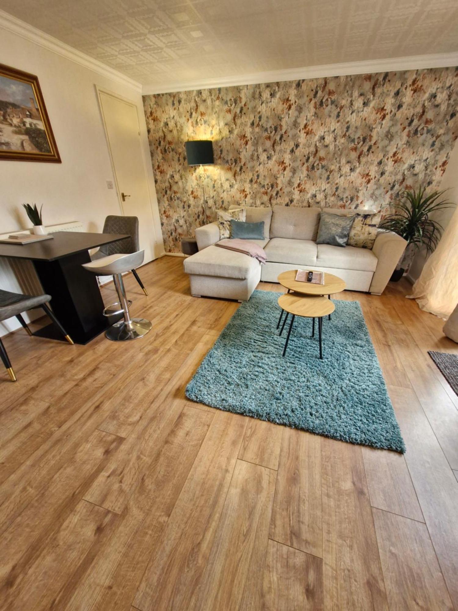 Lovely 2-Bed House In The Heart Of Woodhouse Leeds Leeds  Bagian luar foto